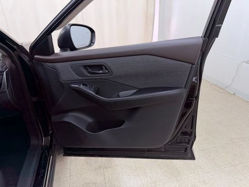 Used 2021 Nissan Rogue S AWD/4WD image 9