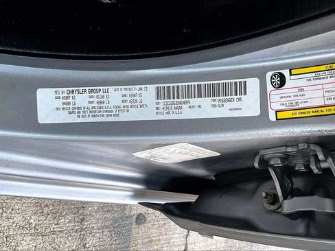 Used 2013 Dodge Avenger R/T image 15