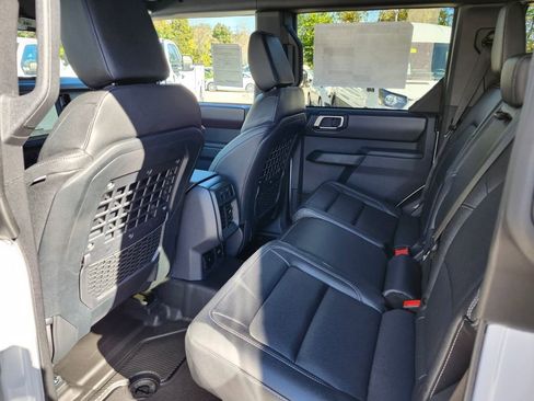 New 2025 Ford Bronco Badlands image 16