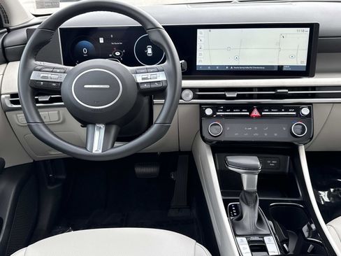 Used 2025 Hyundai Tucson SEL image 2