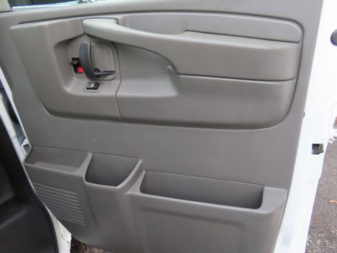 Used 2015 Chevrolet Express 2500 RWD 2500 135 image 16