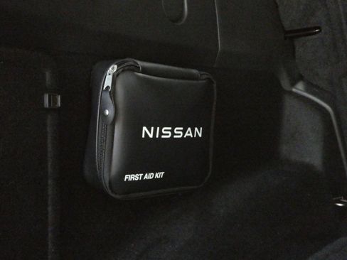 Used 2024 Nissan Rogue SV image 24