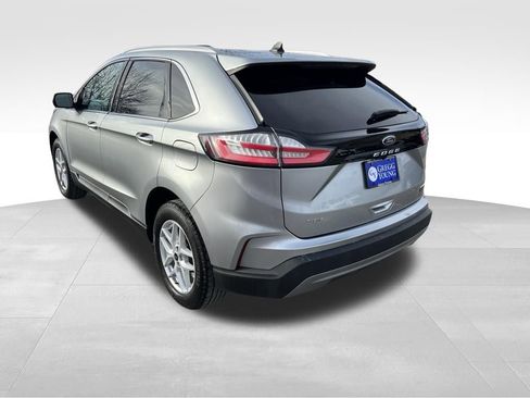 Used 2024 Ford Edge SEL w/ Convenience Package image 4