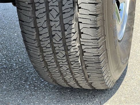 New 2024 RAM 2500 Tradesman w/ Chrome Appearance Group image 19