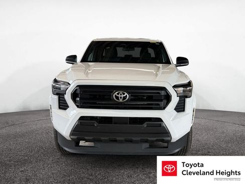 Certified 2025 Toyota Tacoma SR w/ SR Upgrade Package AWD/4WD image 2