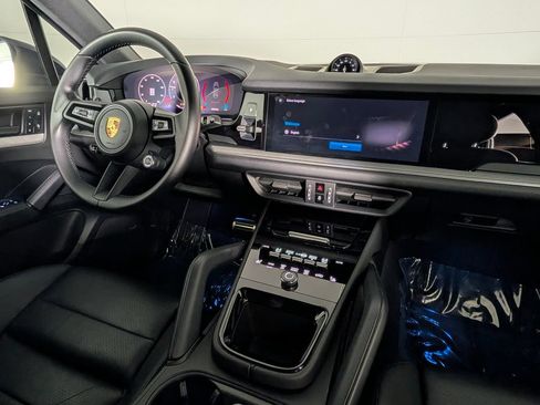 Certified 2024 Porsche Cayenne S AWD/4WD image 23