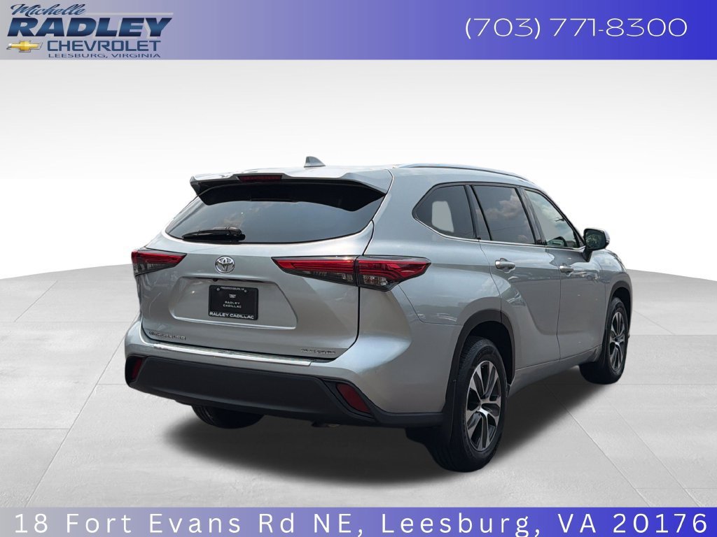Used 2020 Toyota Highlander XLE AWD/4WD image 20
