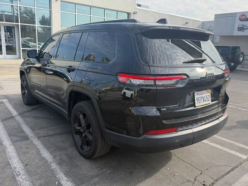 Used 2023 Jeep Grand Cherokee L Limited w/ Black Appearance Package image 4