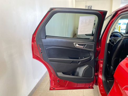 Used 2020 Ford Edge SEL w/ Convenience Package image 9