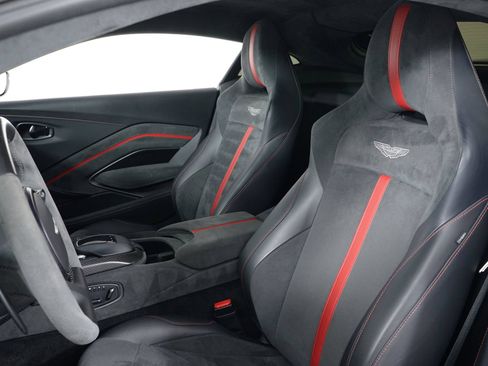 Used 2023 Aston Martin V8 Vantage Coupe RWD image 23