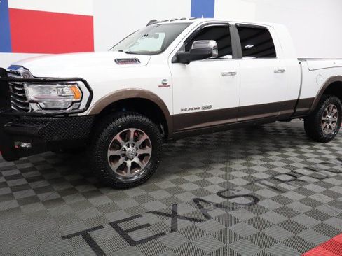 Used 2020 RAM 2500 Limited AWD/4WD image 3