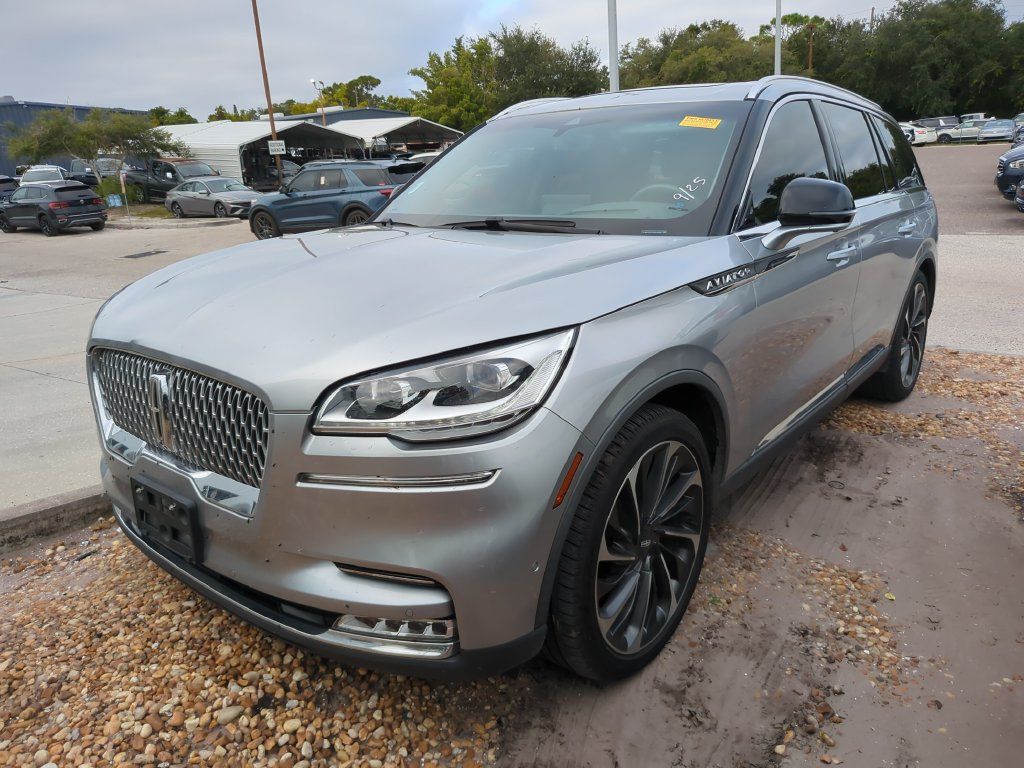 Used 2021 Lincoln Aviator Reserve w/ Equipment Group 202A AWD/4WD image 2