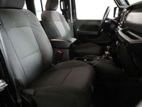 Used 2022 Jeep Wrangler Unlimited Sport image 20