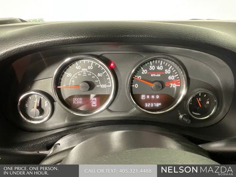 Used 2016 Jeep Wrangler Unlimited Rubicon image 47