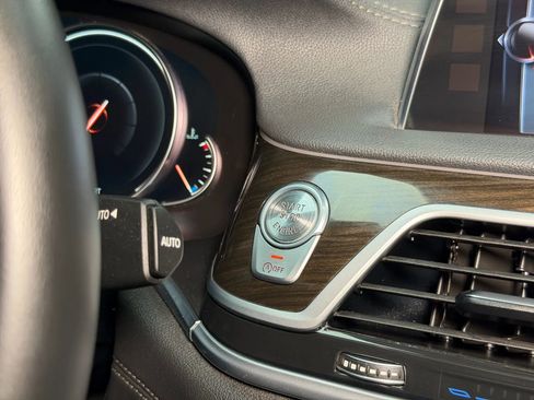 Used 2016 BMW 740i image 41