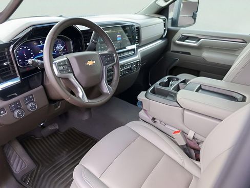 Used 2025 Chevrolet Silverado 3500 LTZ image 13