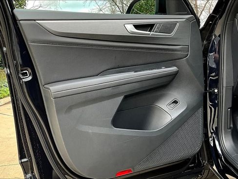 New 2025 Volkswagen Atlas Cross Sport SE image 26