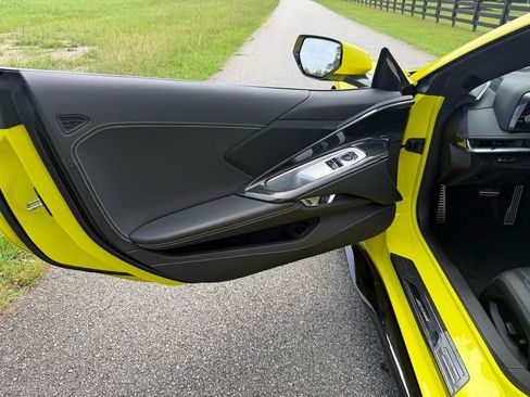 Used 2024 Chevrolet Corvette Z06 RWD image 16