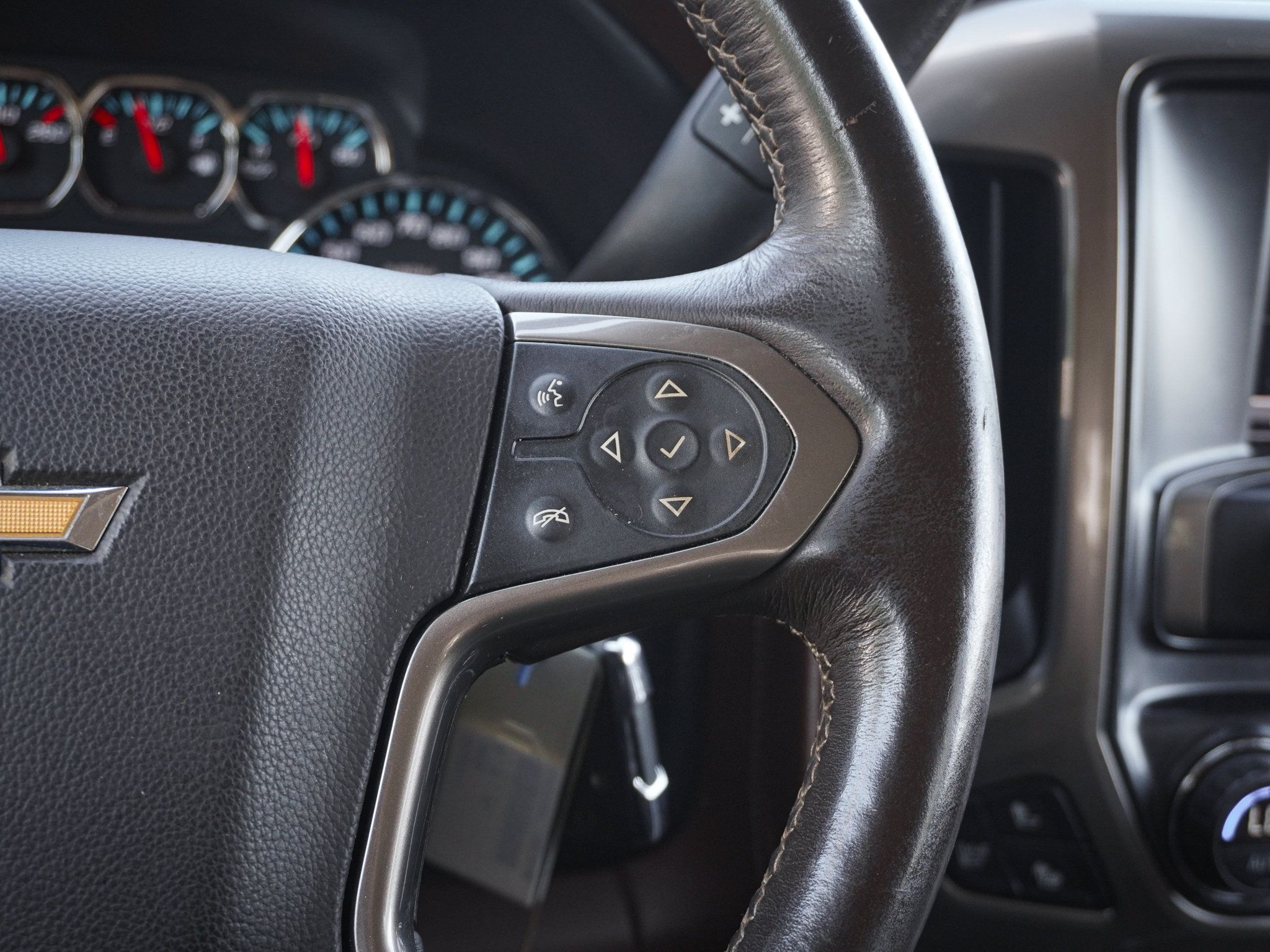 Used 2015 Chevrolet Silverado 1500 High Country w/ High Country Premium Package AWD/4WD image 18