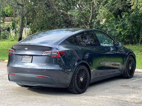 Used 2024 Tesla Model Y Performance image 7