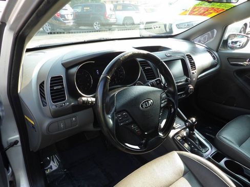 Used 2017 Kia Forte EX FWD image 6