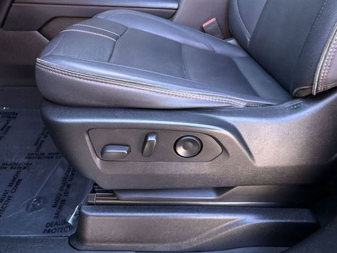 Used 2022 Chevrolet Suburban RST w/ Luxury Package image 14