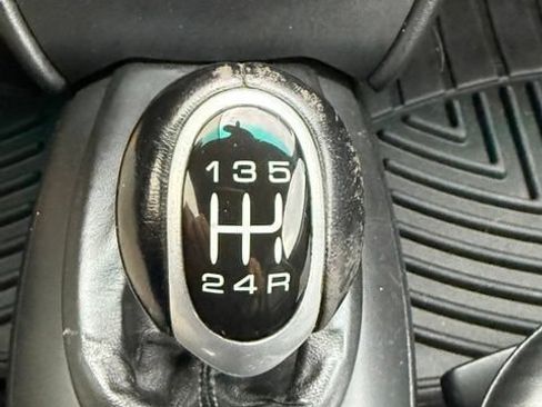 Used 2004 Porsche Boxster RWD image 18