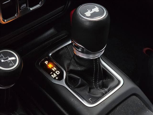 Used 2024 Jeep Wrangler Unlimited Sahara w/ Technology Group AWD/4WD image 27