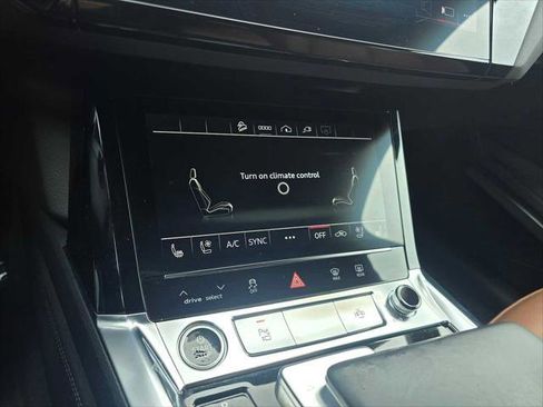 Used 2024 Audi Q8 e-tron Premium Plus w/ Premium Plus Package image 31