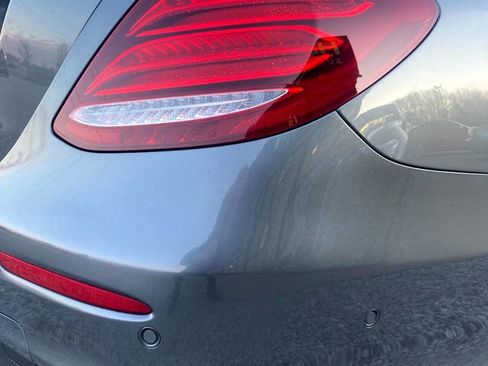 Used 2017 Mercedes-Benz E 300 4MATIC image 9