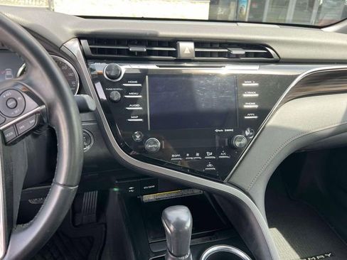 Used 2019 Toyota Camry XLE w/ Carpet Mat Package FWD image 19