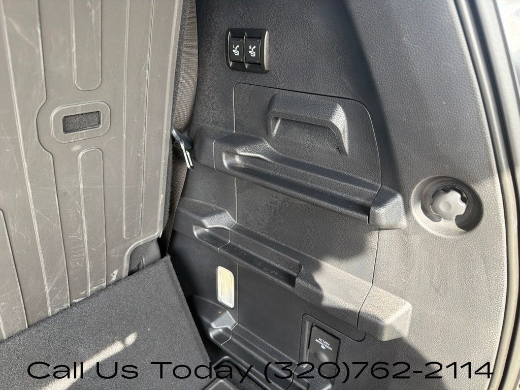 Used 2026 Toyota Sequoia Platinum AWD/4WD image 39