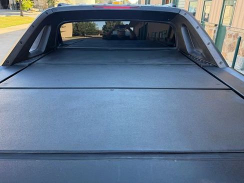 Used 2010 Chevrolet Avalanche LT w/ Regional Value Package image 8