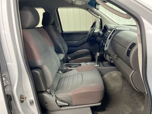 Used 2009 Nissan Frontier PRO-4X w/ Technology Pkg AWD/4WD image 20