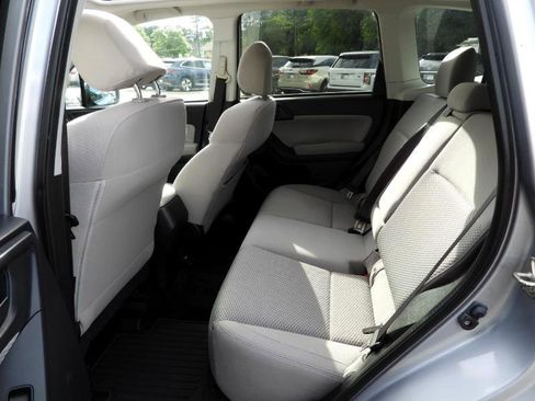 Used 2017 Subaru Forester 2.5i Premium w/ All-Weather Package image 21