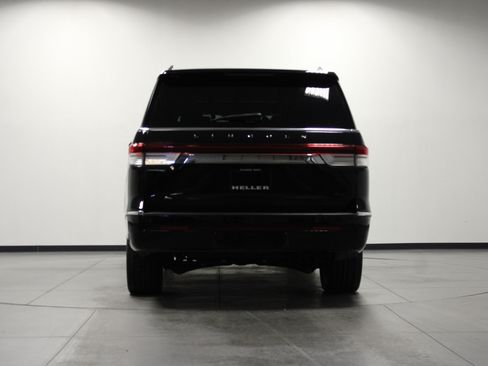 Used 2024 Lincoln Navigator L 4WD image 5
