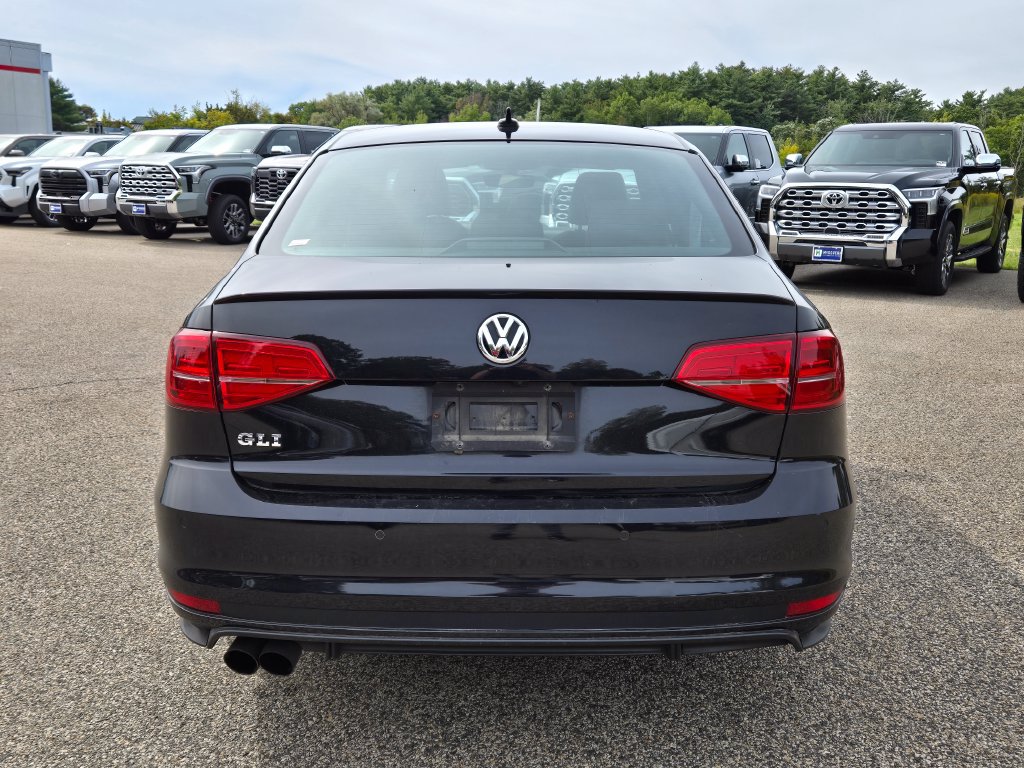 Used 2017 Volkswagen Jetta GLI FWD image 4
