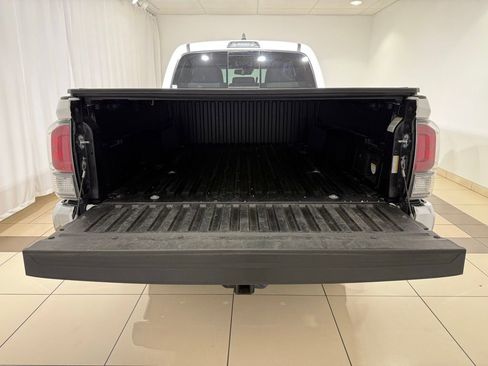 Certified 2023 Toyota Tacoma TRD Off-Road AWD/4WD image 11
