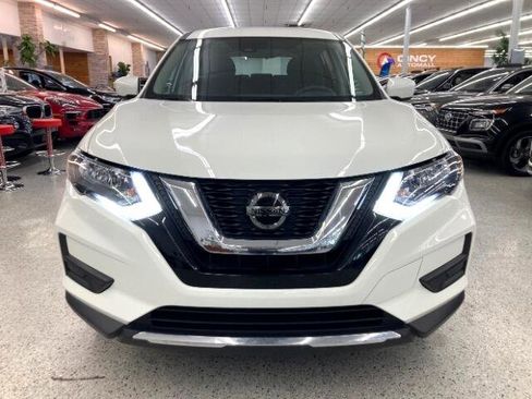 Used 2020 Nissan Rogue S image 2