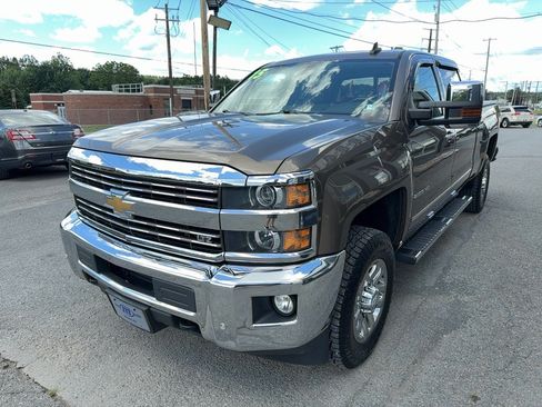 Used 2015 Chevrolet Silverado 2500 LTZ w/ LTZ Plus Package AWD/4WD image 3