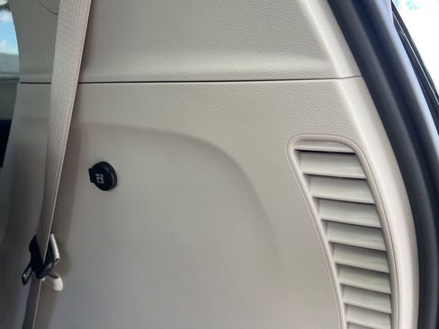 Certified 2019 Chrysler Pacifica Touring-L Plus image 30