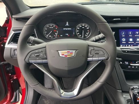 New 2025 Cadillac XT6 Luxury FWD image 19