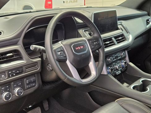 Used 2024 GMC Yukon SLT w/ SLT Luxury Package AWD/4WD image 24