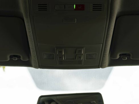 Used 2021 Volkswagen Tiguan S AWD/4WD image 31