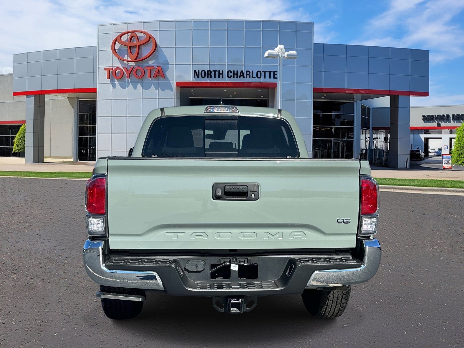 Used 2023 Toyota Tacoma TRD Off-Road AWD/4WD image 5