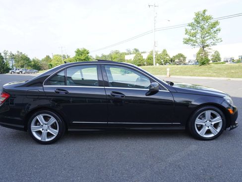 Used 2011 Mercedes-Benz C 300 Sedan image 8