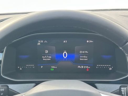 New 2025 Volkswagen Jetta SE image 40