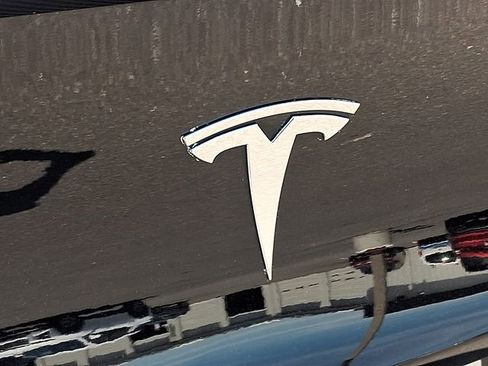 Used 2025 Tesla Model Y Performance AWD/4WD image 23