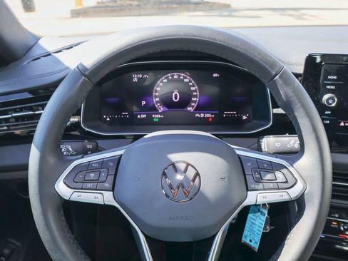 Certified 2025 Volkswagen Jetta Sport image 19