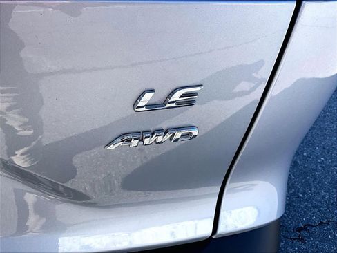 Used 2024 Toyota Corolla Cross LE w/ Moonroof Package image 29